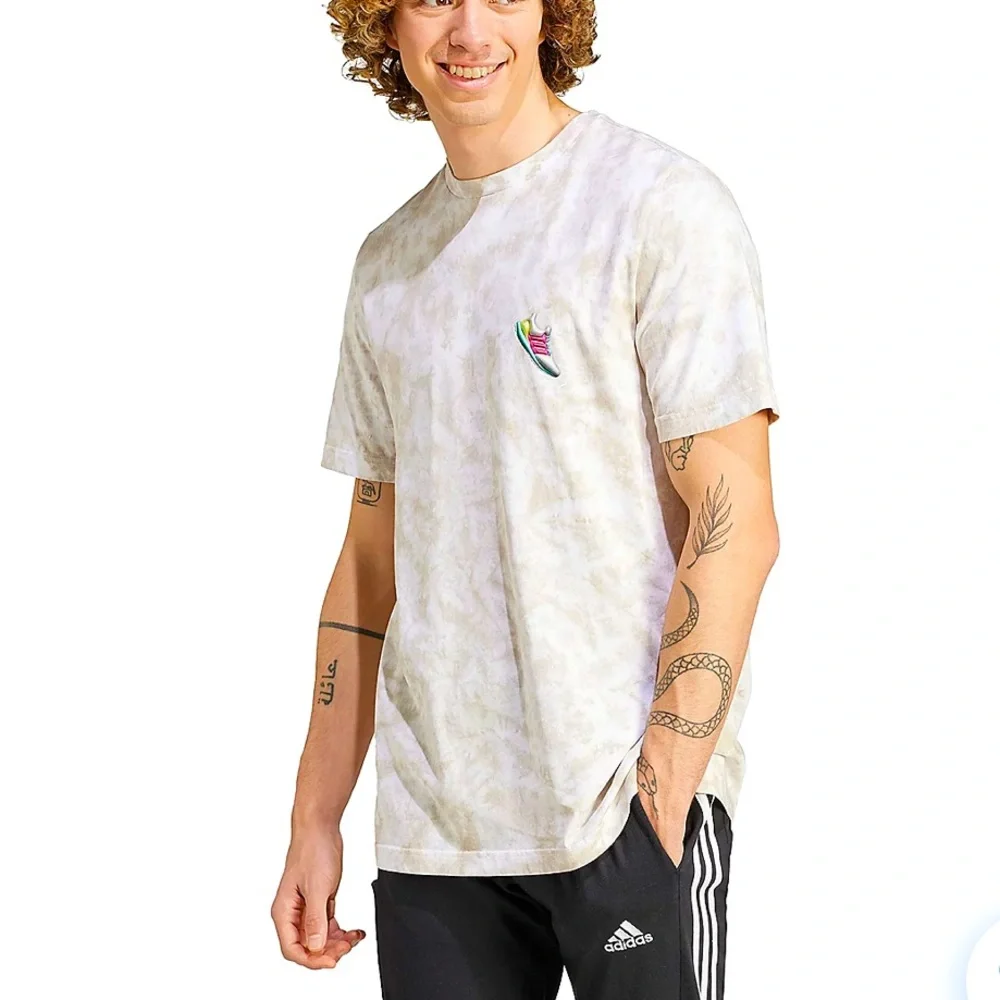 Adidas Men’s Sneaker Graphic T-Shirt Large Tan Cream Tie Dye Tee